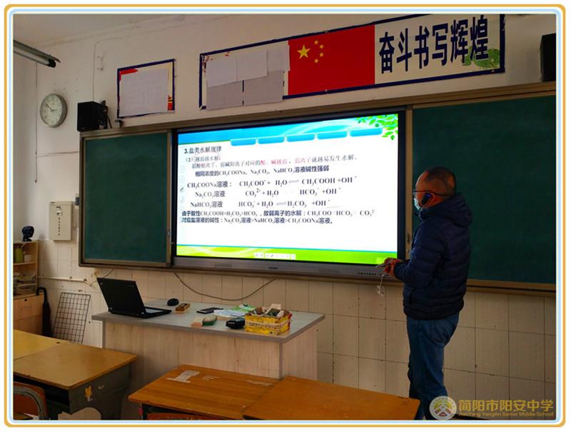 侯有会.jpg 侯有会.jpg