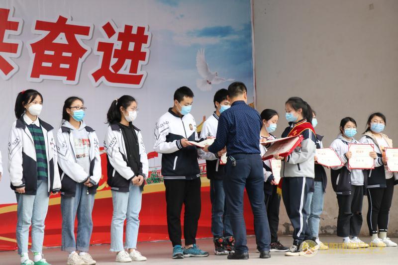 微信图片_20200422175409.jpg 微信图片_20200422175409.jpg