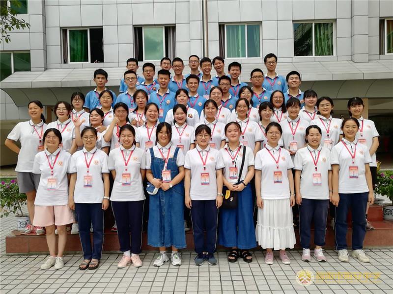 高考志愿者.jpg 高考志愿者.jpg