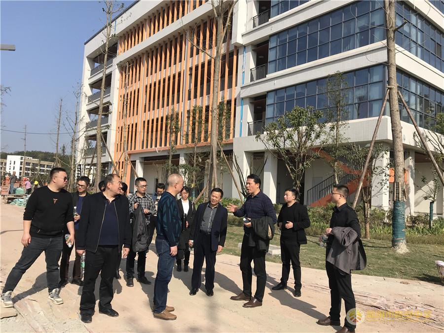 新校区1.jpg 新校区1.jpg