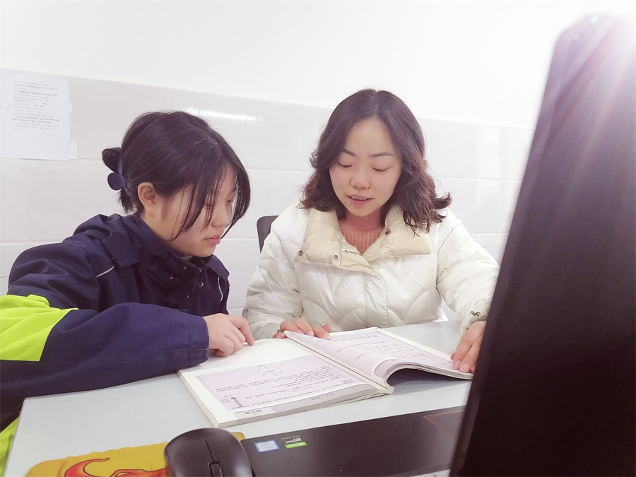16李力.jpg 16李力.jpg