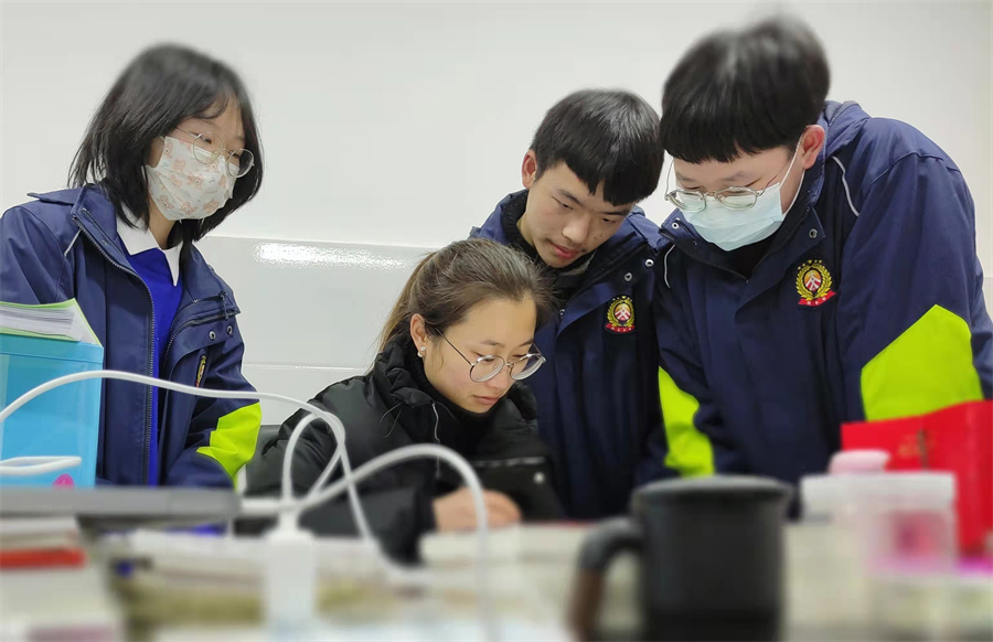 31吴小丽.jpg 31吴小丽.jpg