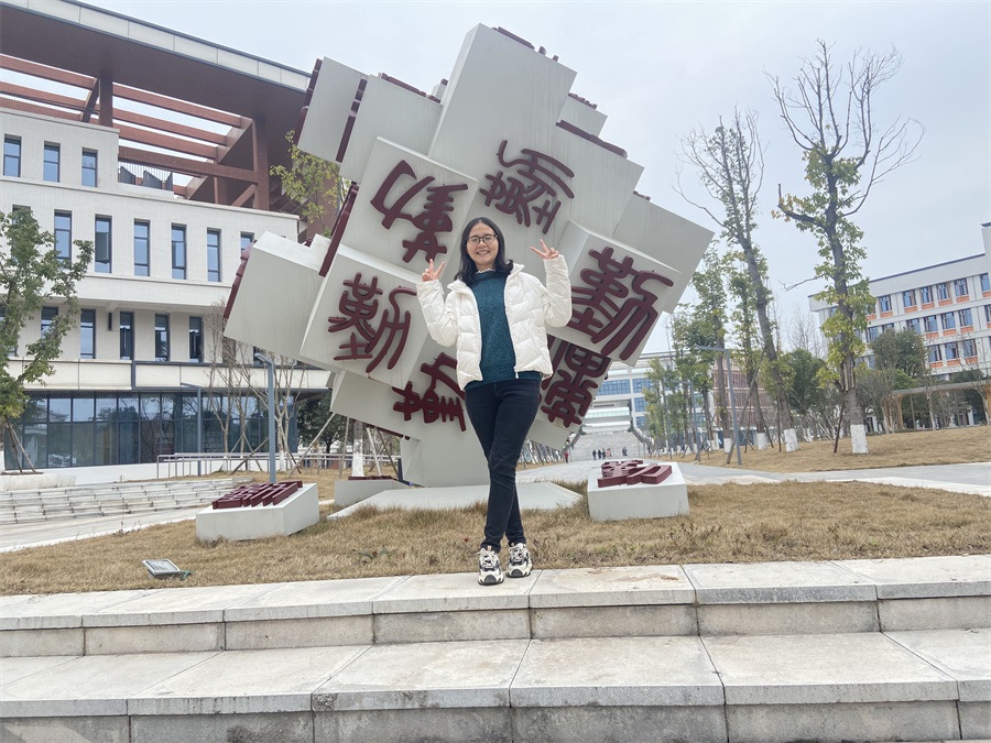 30朱学琴.jpg 30朱学琴.jpg